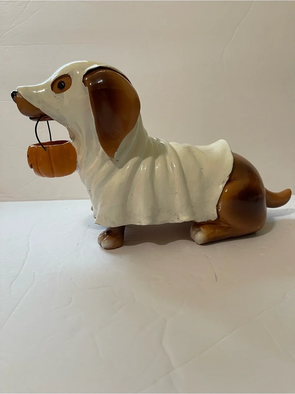 Halloween Dachshund Ceramic Figurine Holding A Pumpkin Candy Bucket - NWT **